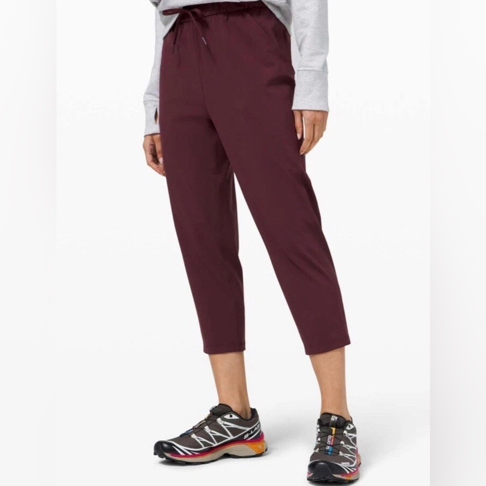 Lululemon Keep Moving Crop Pants High Rise Burgundy Cassis Athleisure Casual 10